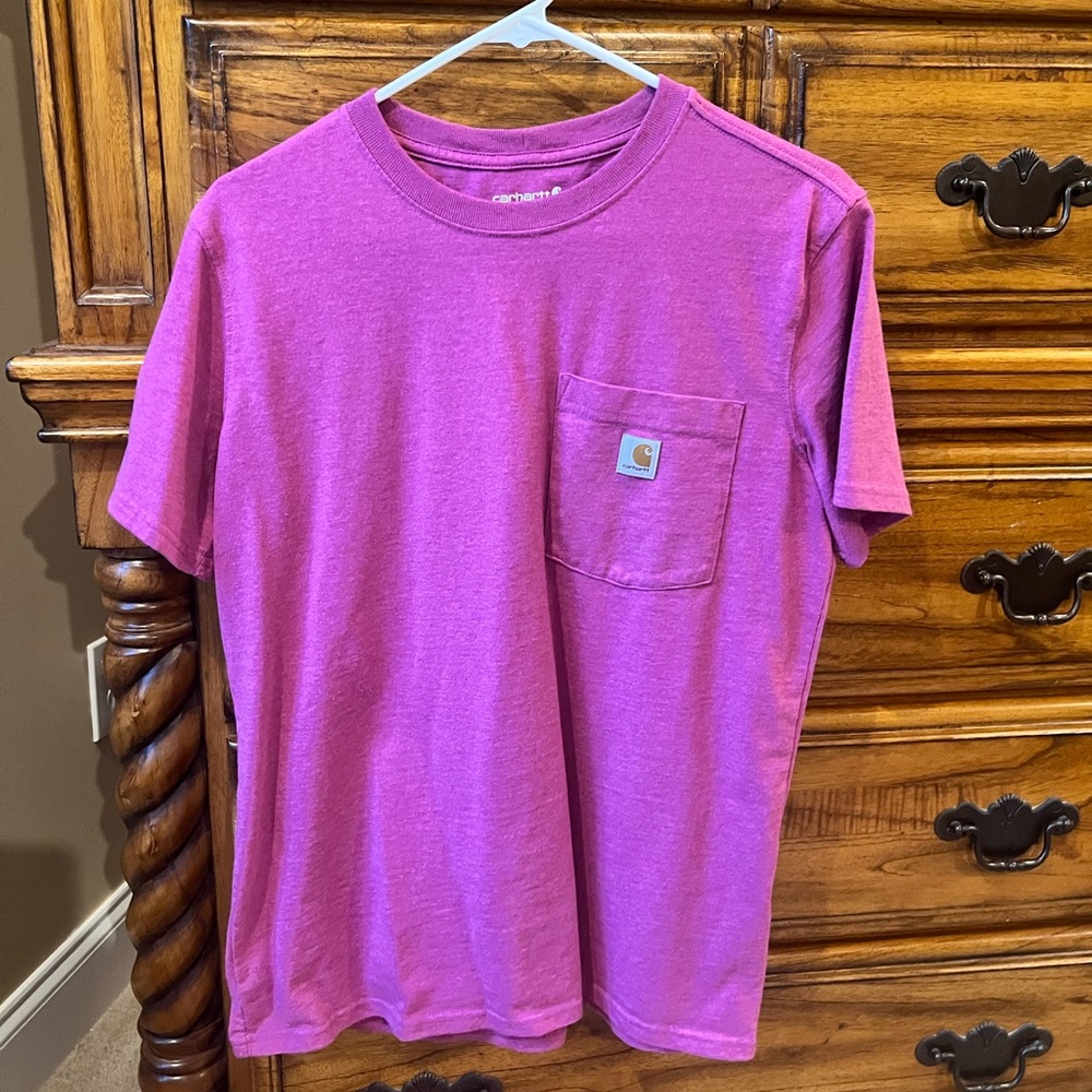 Women’s Carhartt shirt
